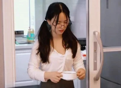 Người yêu bị cha dượng hành hạ