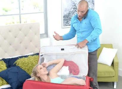 Vali chứa quà gây bất ngờ